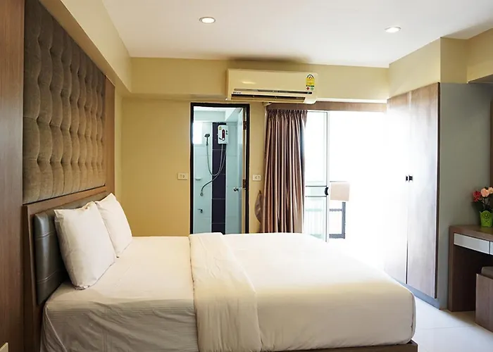 Latin Garden Hotel